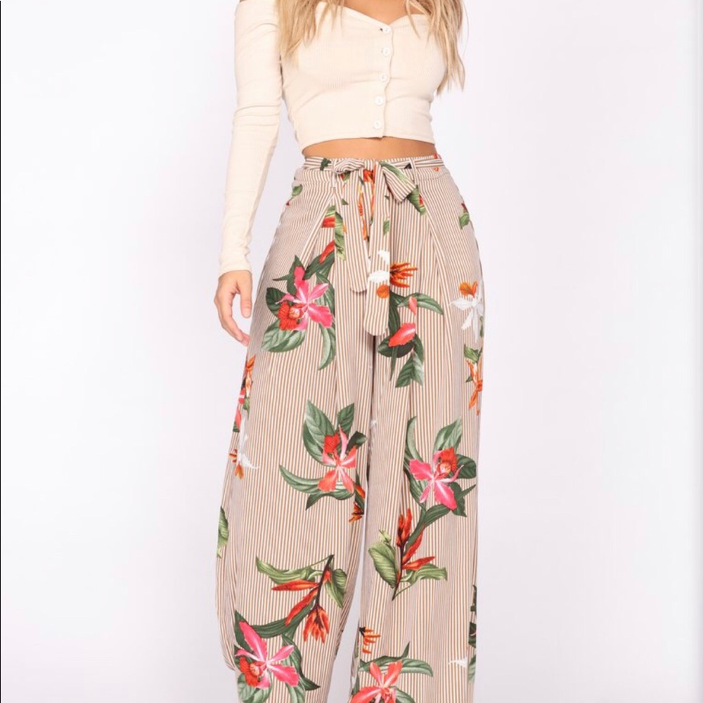 NWOT FASHION NOVA PANTS
